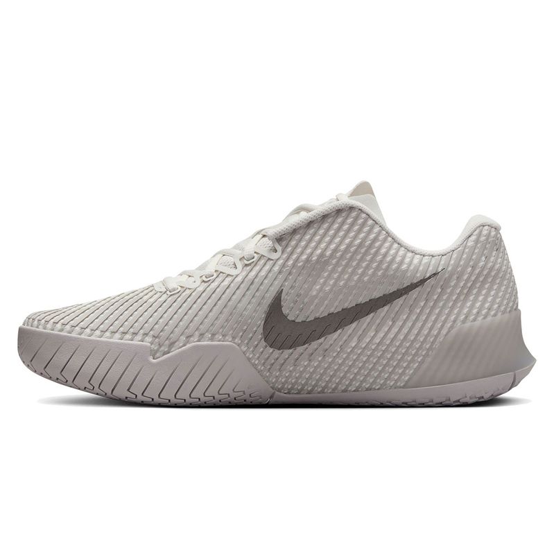 Nike grey gym shoes hotsell